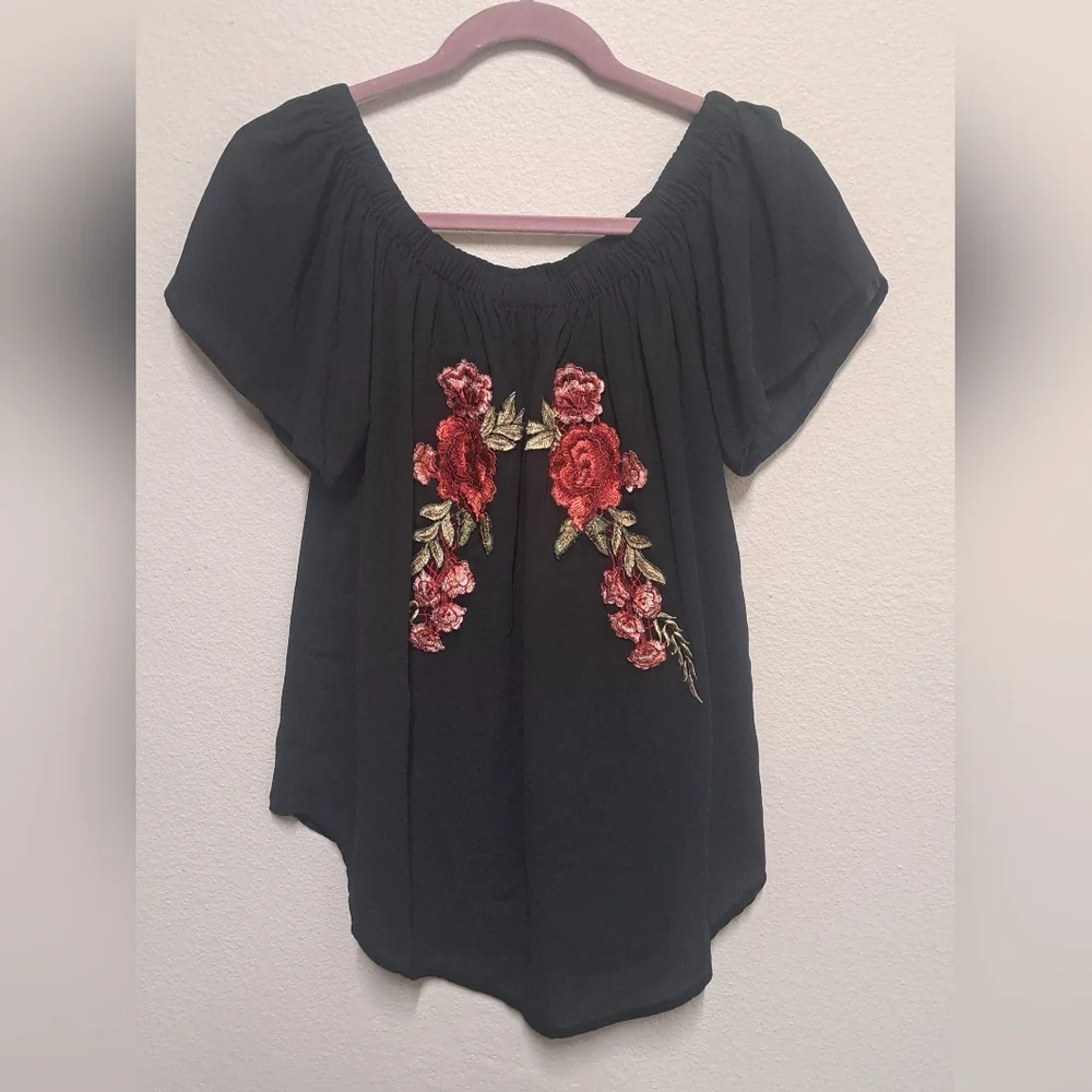 Live 4 Truth Womens 1X Black Floral Embroidered Peasant Blouse Boho Top - Picture 2 of 5